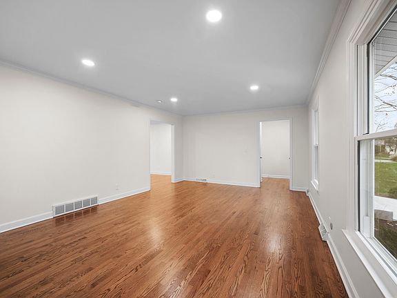 5th image of 44W204 Pembroke Ct