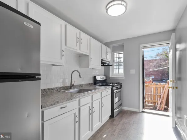 539 Gold St, Baltimore, MD 21217