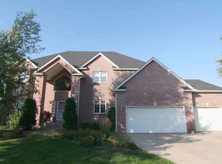 1221 Wildwood Way, Chaska, MN 55318