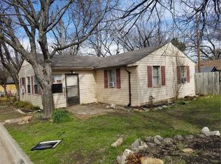 225 Conner Plz, Lewisville, TX 75057
