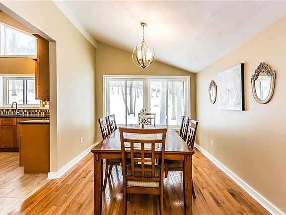 4th image of 8051 Summerview Dr
