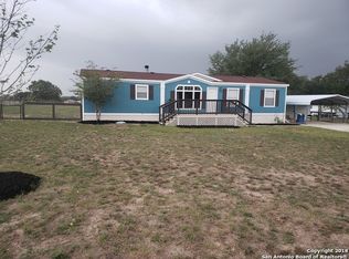 110 Hickory Cir, Floresville, TX 78114