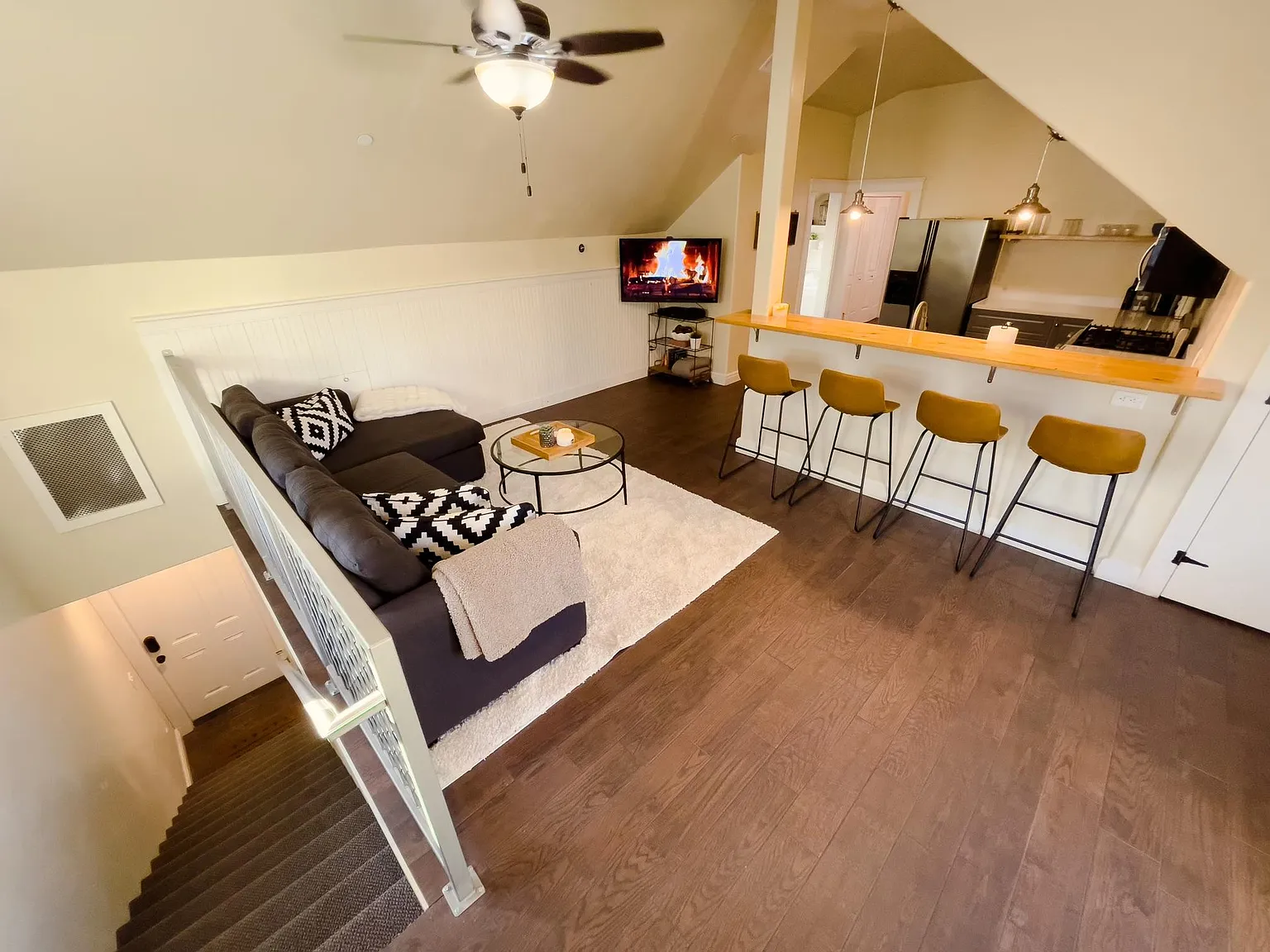 1 bed, 650 sqft, $1,995 — Photo 2