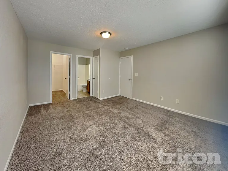 1726 Farm Meadow Dr — Photo 6