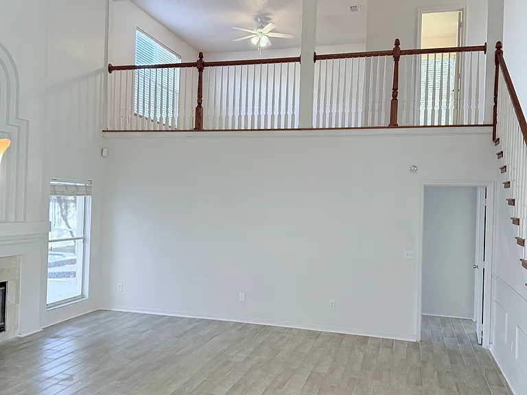 651 Queensbridge Dr — Photo 7