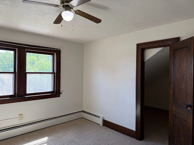 131 S Main St — Photo 16