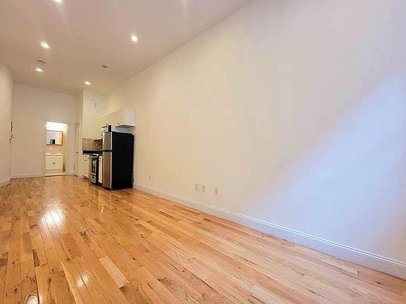 2nd image of 106 Charles St #1S