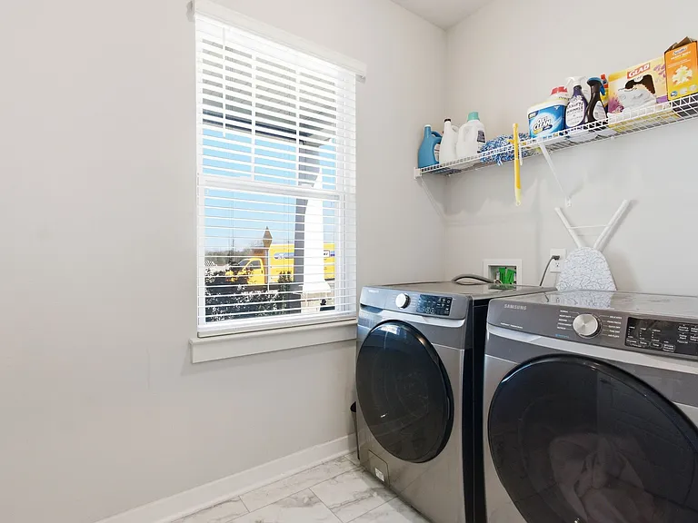 277 Casper Dr — Photo 31
