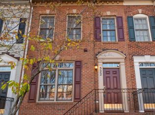 522 Fallsgrove Dr, Rockville, MD 20850