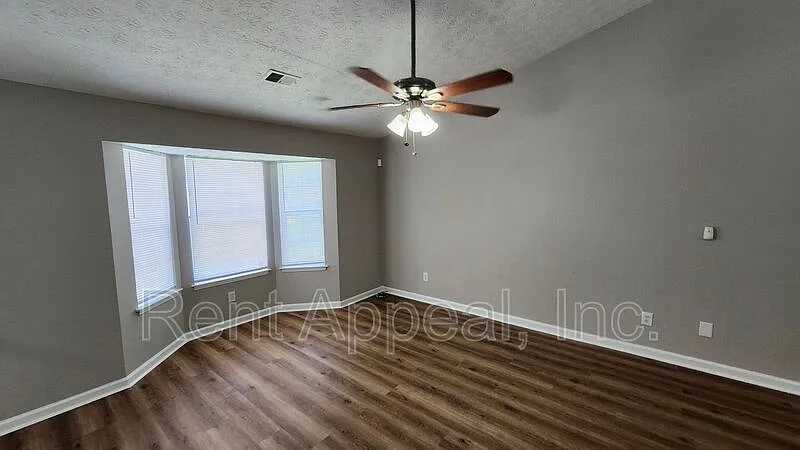 4 bed, 3.0 bath, 1178 sqft, $1,950 — Photo 3
