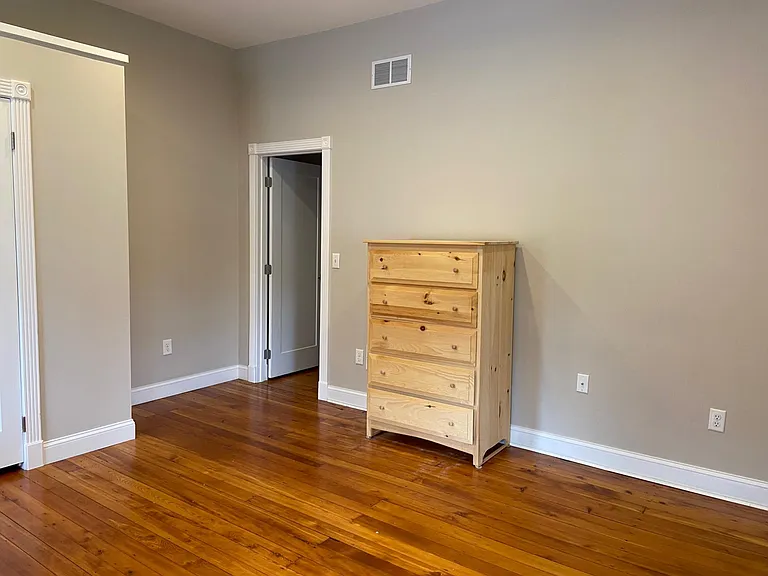 2nd room facing its entrance