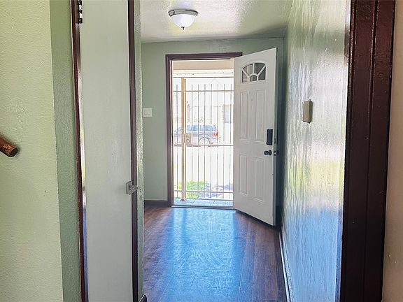 3rd image of 8603 Jason St
