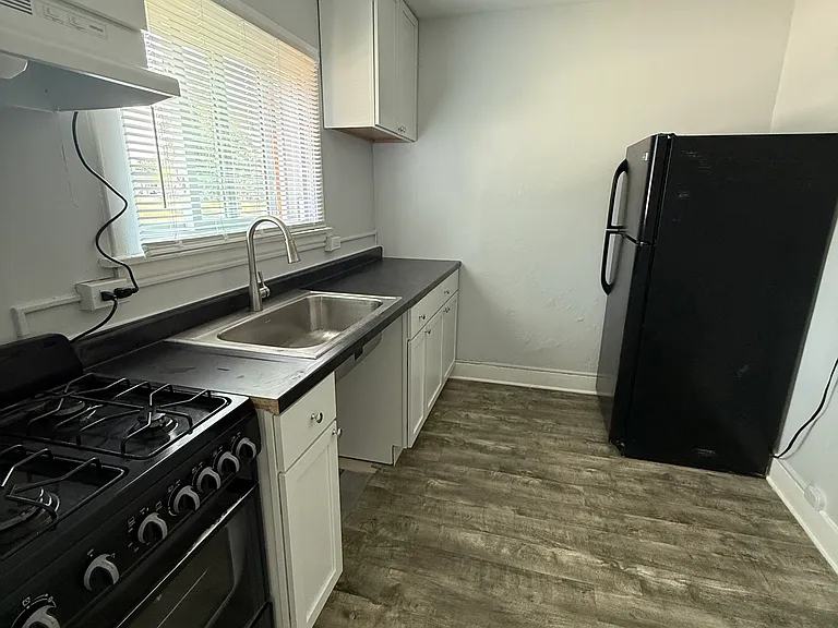 224 Jefferson Ave #3 — Photo 6