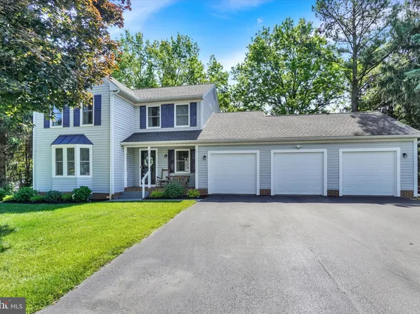 7 Old Farm Ln, New Freedom, PA 17349