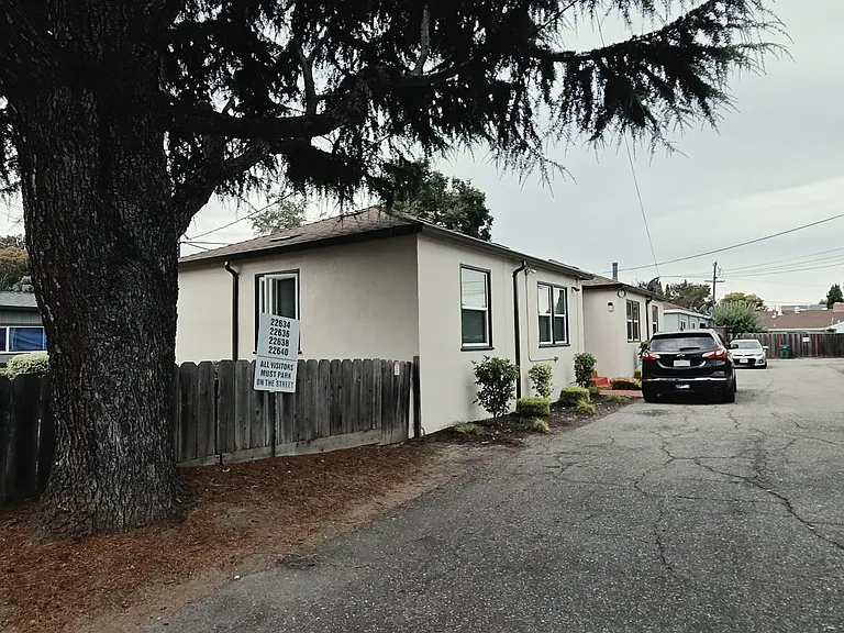 22636 Templeton St — Photo 3