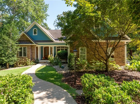 262 Waterstone Dr, West Union, SC 29696