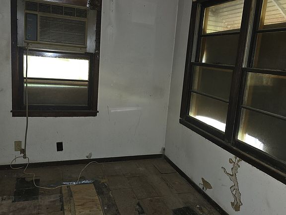 4th image of 1436 Jones Ln