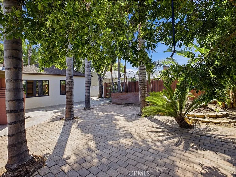6845 Aura Ave — Photo 32