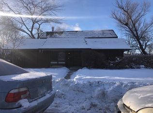 5549 Pebblebeach Dr, Hanover Park, IL 60133