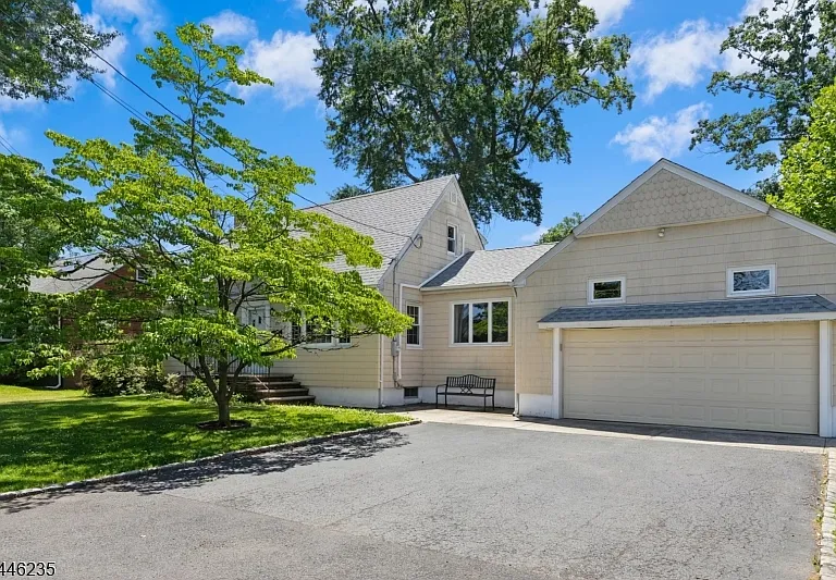 329 Maplewood Ave — Photo 3