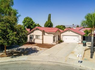 1010 Gneiss Ct, Hemet, CA 92543