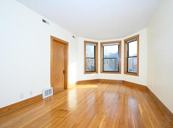 4th image of 1624 N Francisco Ave #2