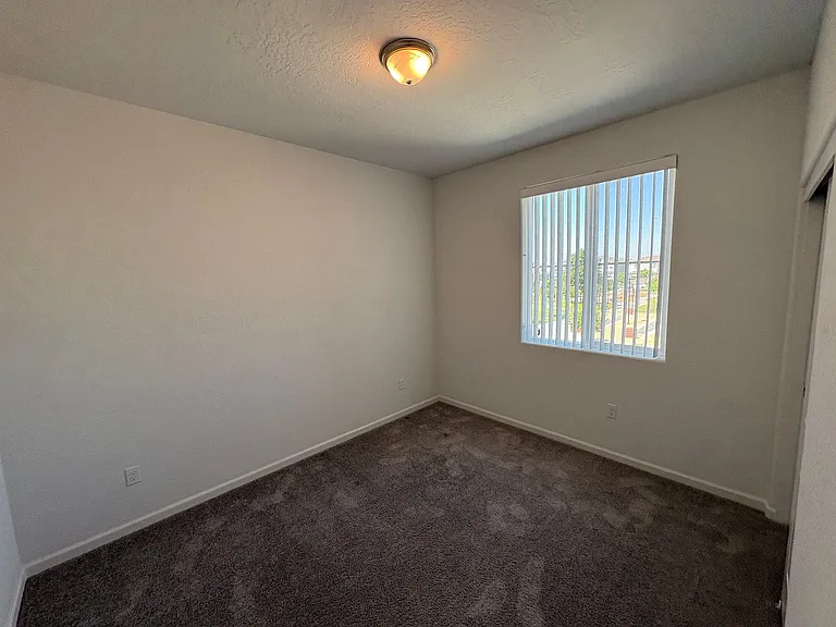 3036 N Parkside St — Photo 22