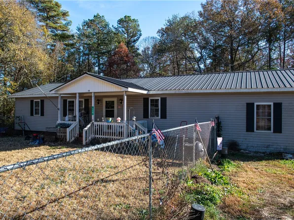 115 McNair Dr, Westminster, SC 29693