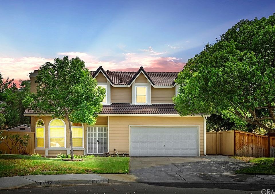 2nd image of 10754 Anemone Cir