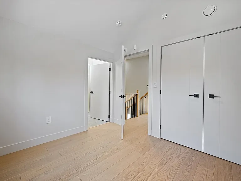 3410 Knight St — Photo 14