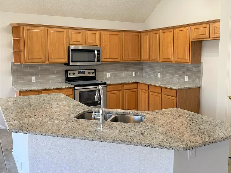 10408 Ambergate Ln — Photo 19