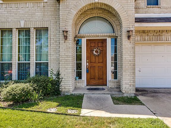2nd image of 321 Fawn Meadow Dr
