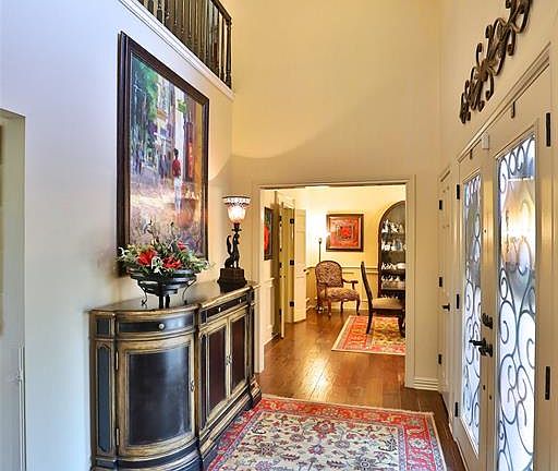 5th image of 29 Lytle Place Dr