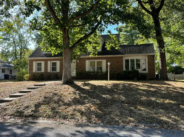 34 Edgewood Ln N, Centralia, IL 62801