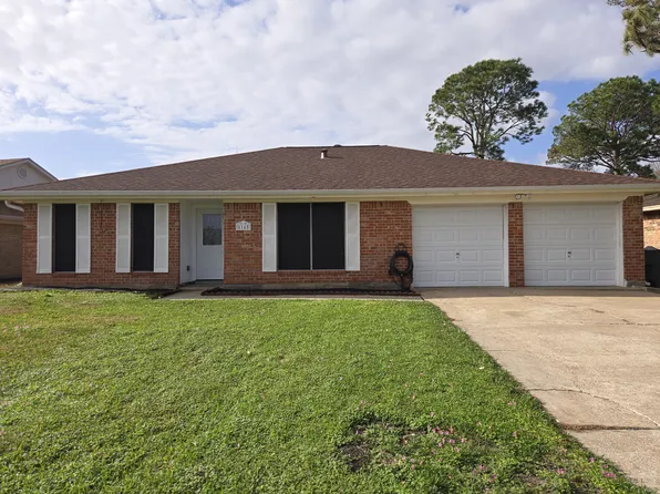 8145 Chimney Rock Ct, Port Arthur, TX 77642