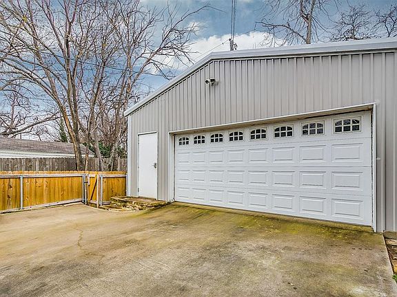 4th image of 3921 Bryce Ave