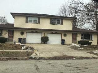 862 Jefferson Ave, Elgin, IL 60120