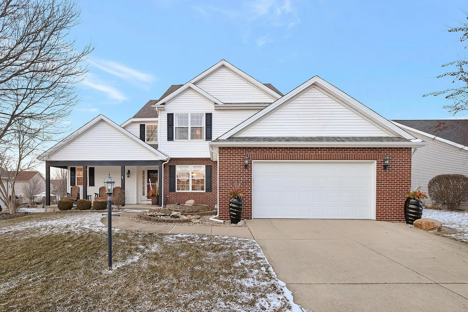 610 Dove Dr photo 1