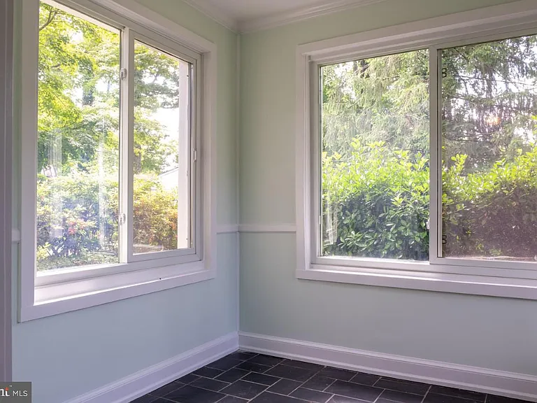 2031 Hillside Dr — Photo 16