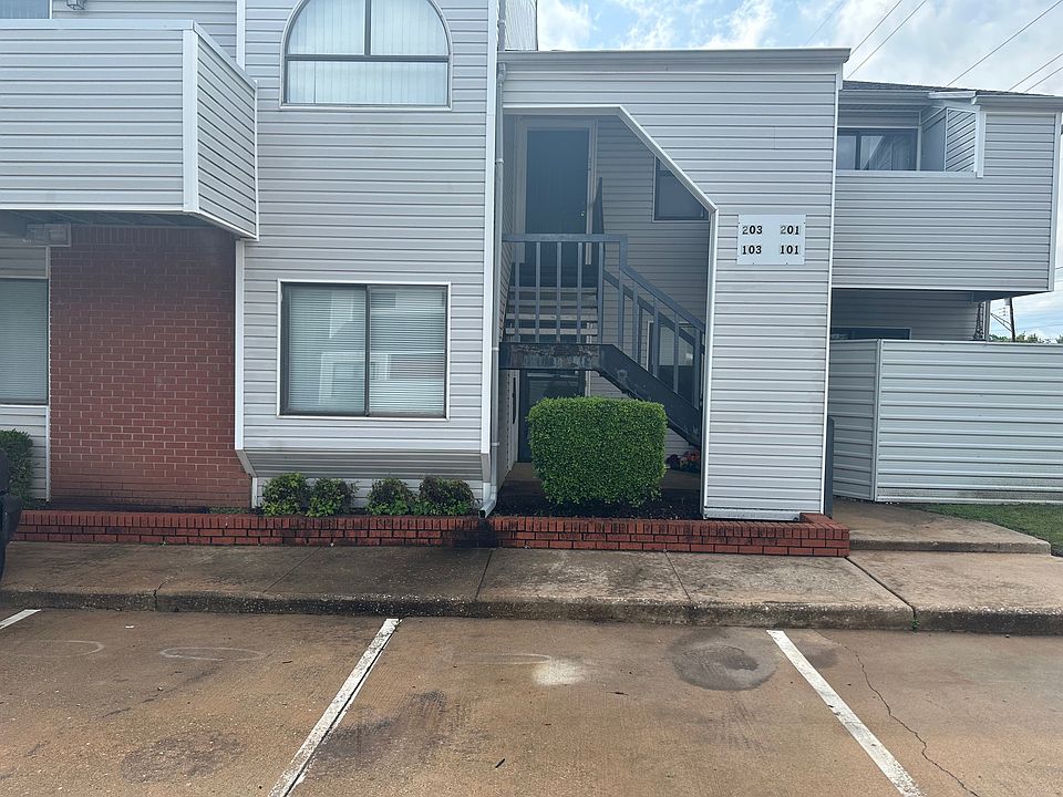 1st image of 1932 E Lindsey St APT 103
