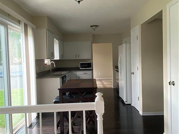5th image of 153 Dayton Ct