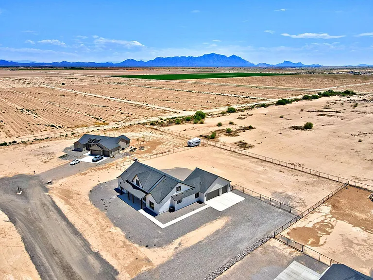 2351 E Cana Ln — Photo 65