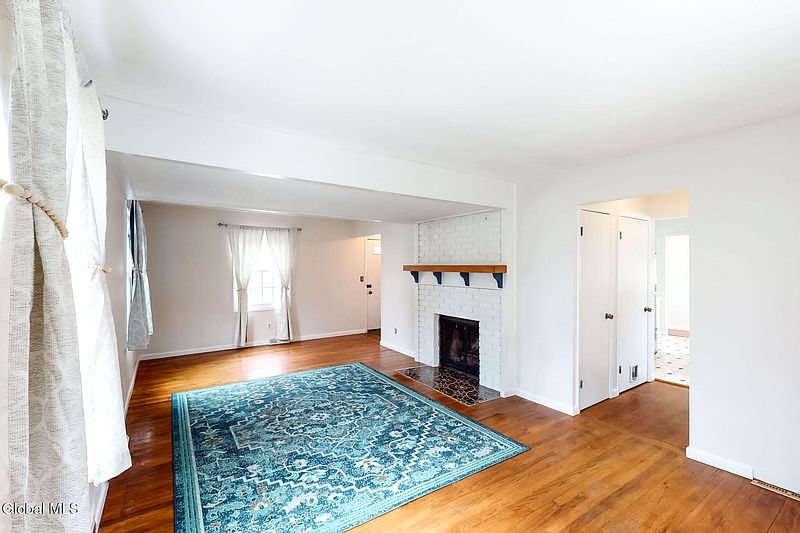 5th image of 21 Huntwood Drive