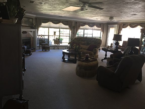 5th image of 704 Kiowa Dr W