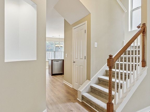 5th image of 516 Griffin Cir