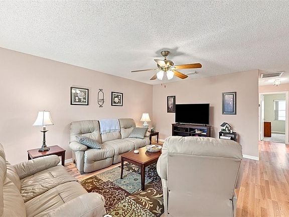5th image of 1906 CANTERBURY LANE #28