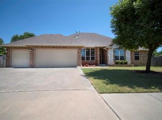 11000 SW 40th St, Mustang, OK 73064
