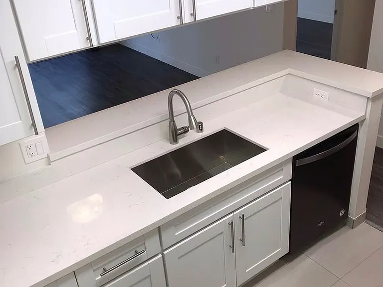 Sterling Court Apartments — Photo 11