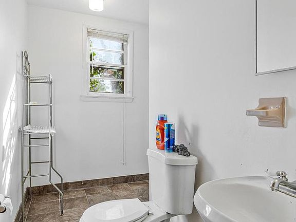 4th image of 4605 Westridge Pl