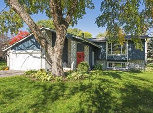 10000 Sumac Cir, Eden Prairie, MN 55347